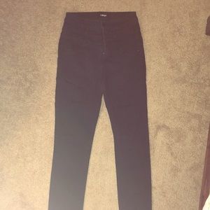 REFUGEE SKINNY JEANS SIZE 4